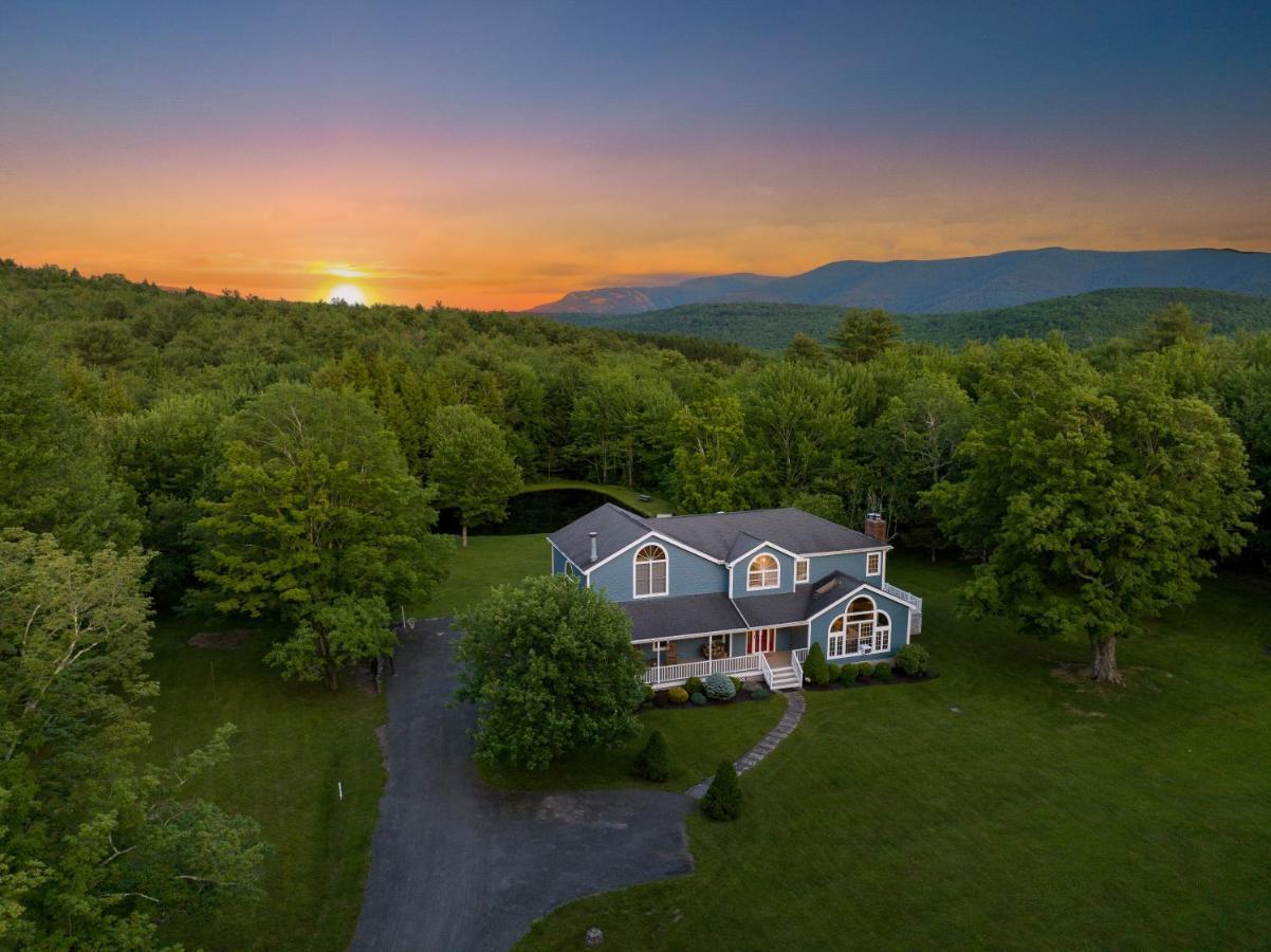 Mountain Blue Vista - Luxury Retreat Near Ski Resorts With Pond, Firepit And Hot Tub Windham Kültér fotó